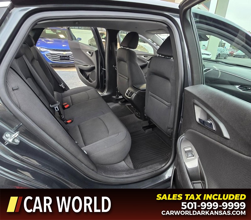 Chevrolet Malibu Vehicle Full-screen Gallery Image 12