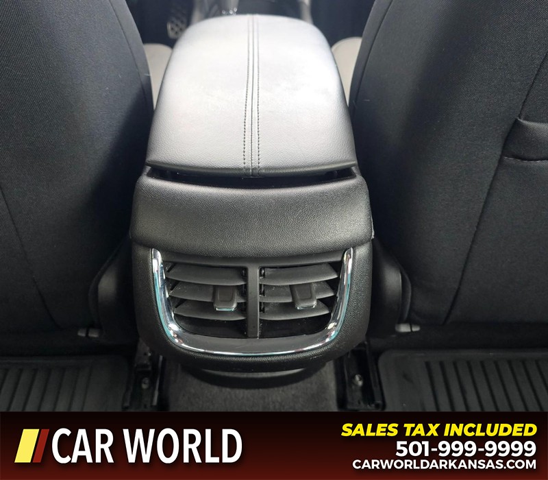 Chevrolet Malibu Vehicle Full-screen Gallery Image 19