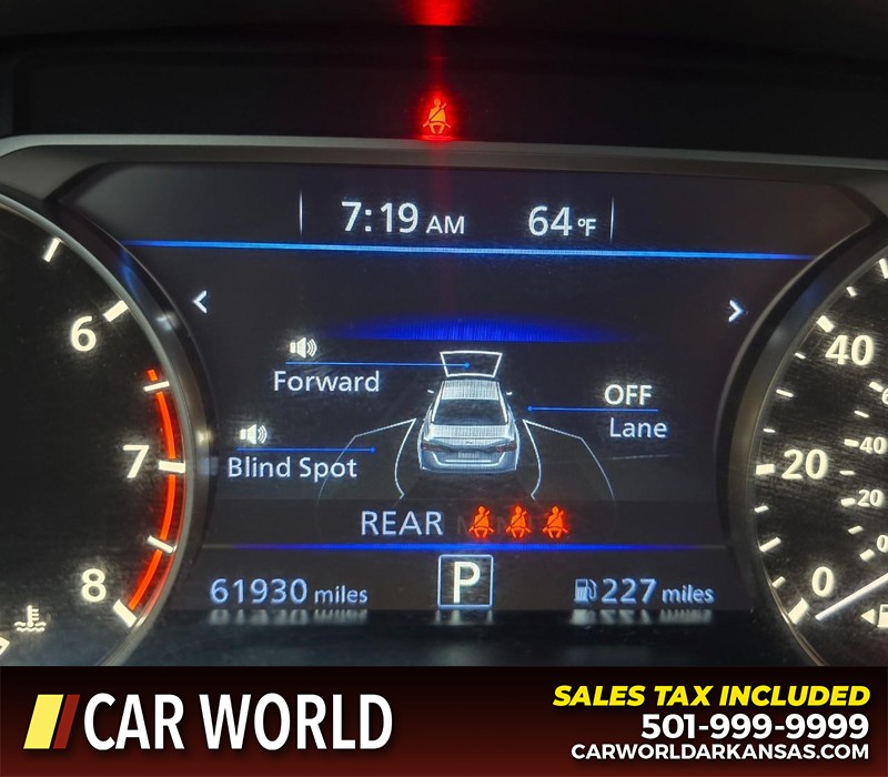 Nissan Altima Vehicle Full-screen Gallery Image 16