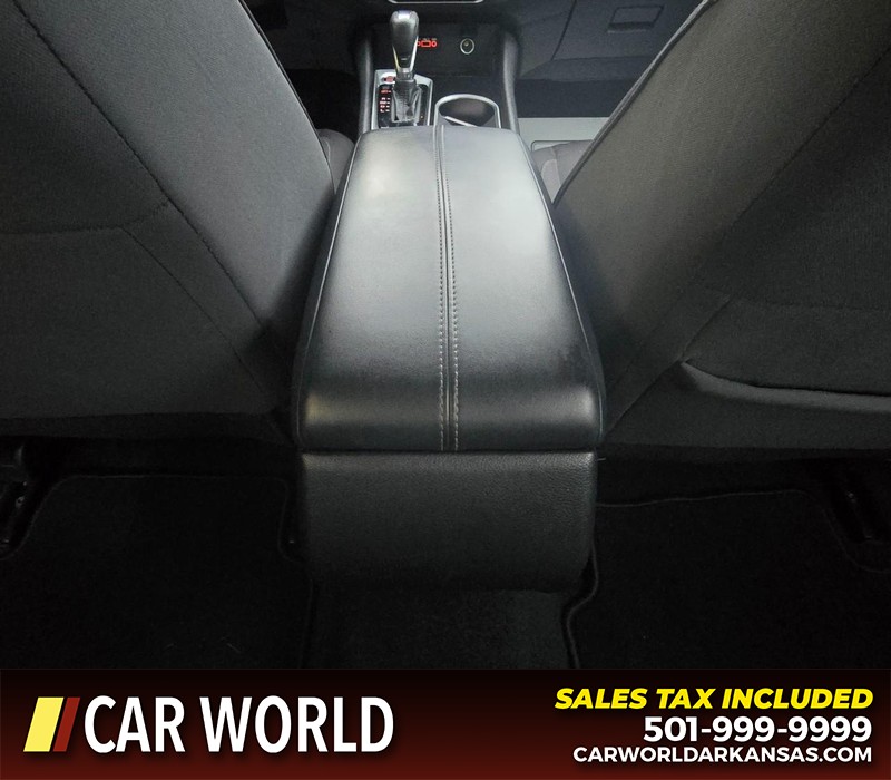 Nissan Altima Vehicle Full-screen Gallery Image 19