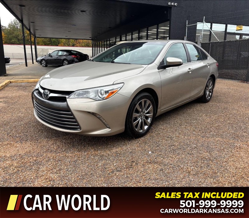 Toyota Camry Vehicle Full-screen Gallery Image 9