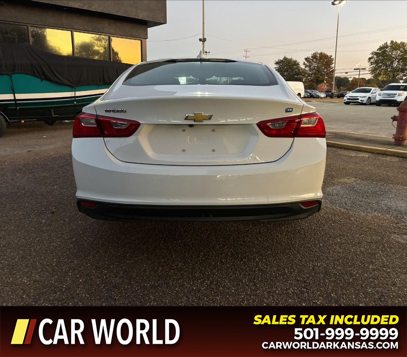 Chevrolet Malibu Vehicle Full-screen Gallery Image 4