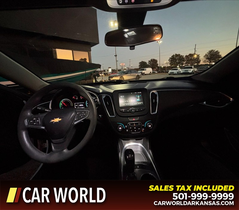 Chevrolet Malibu Vehicle Full-screen Gallery Image 16