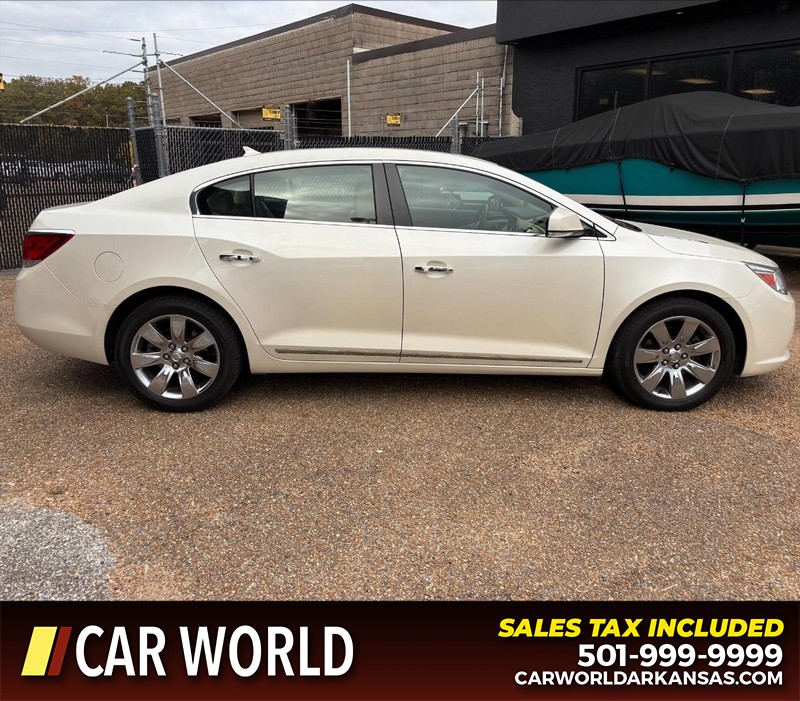 Buick LaCrosse Vehicle Full-screen Gallery Image 2