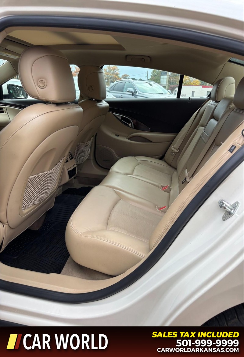 Buick LaCrosse Vehicle Full-screen Gallery Image 15