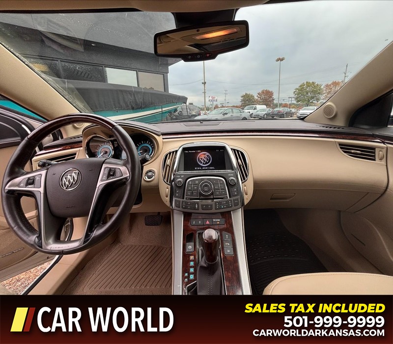 Buick LaCrosse Vehicle Full-screen Gallery Image 16