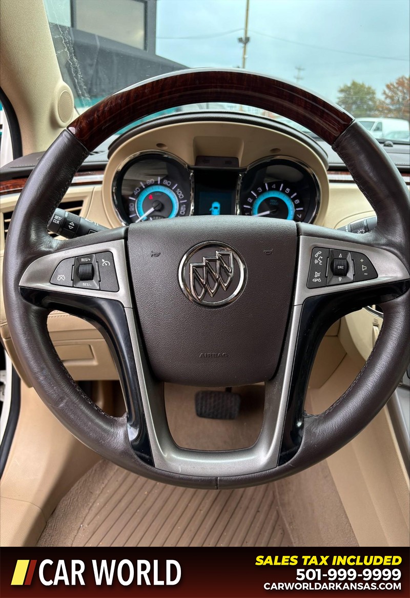 Buick LaCrosse Vehicle Full-screen Gallery Image 20