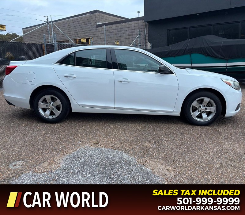 Chevrolet Malibu Vehicle Full-screen Gallery Image 2