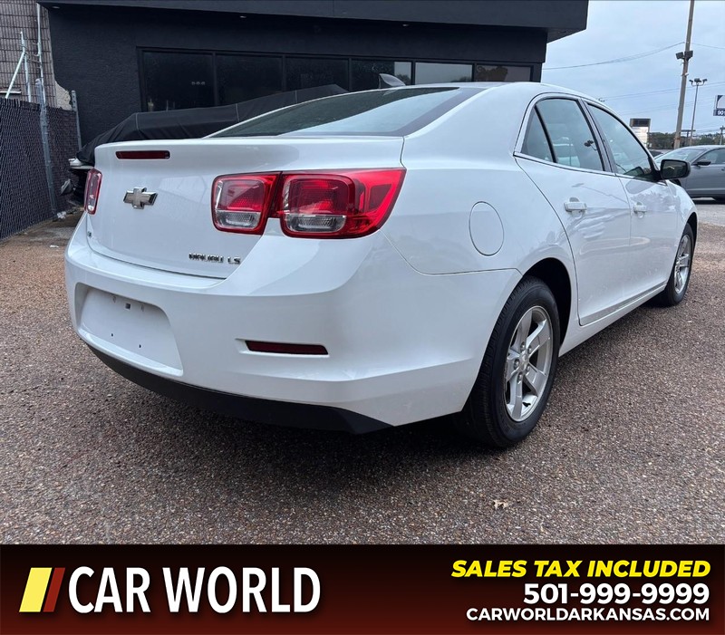 Chevrolet Malibu Vehicle Full-screen Gallery Image 3