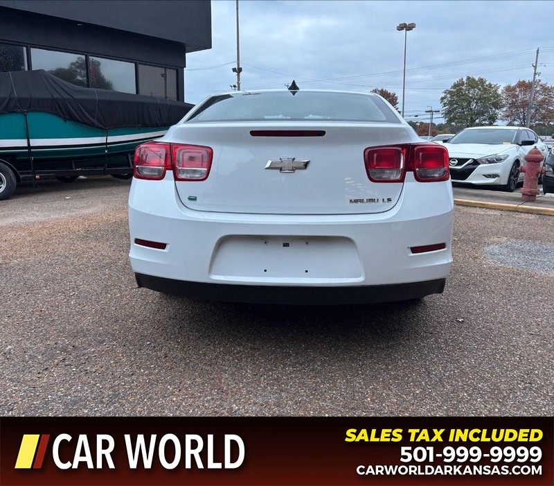 Chevrolet Malibu Vehicle Full-screen Gallery Image 4