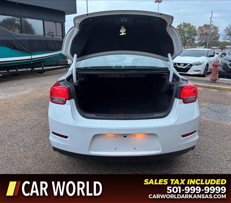 Chevrolet Malibu Vehicle Full-screen Gallery Image 5