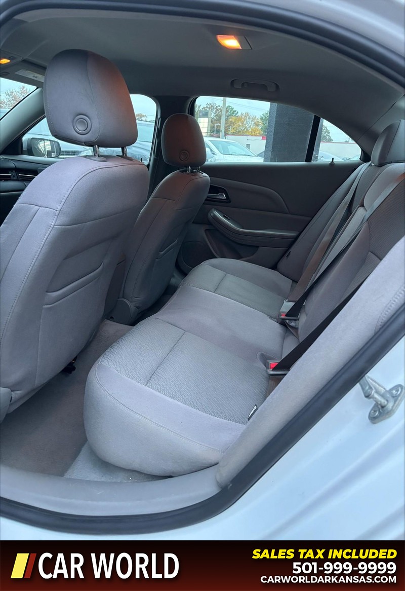 Chevrolet Malibu Vehicle Full-screen Gallery Image 15