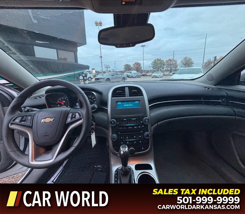 Chevrolet Malibu Vehicle Full-screen Gallery Image 16