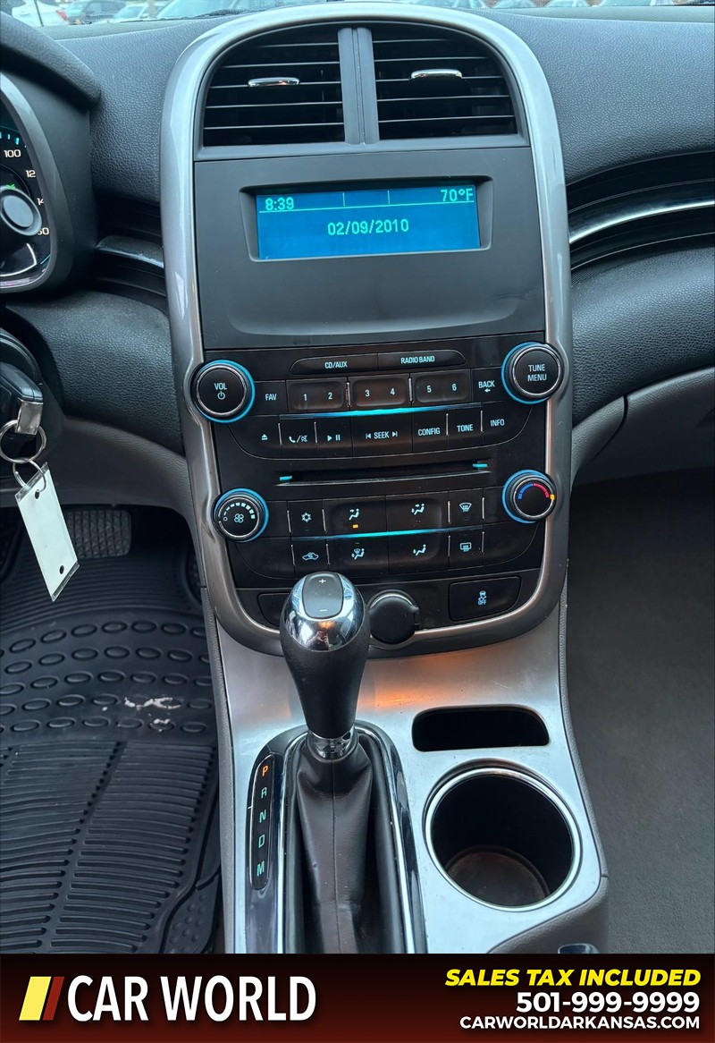 Chevrolet Malibu Vehicle Full-screen Gallery Image 17