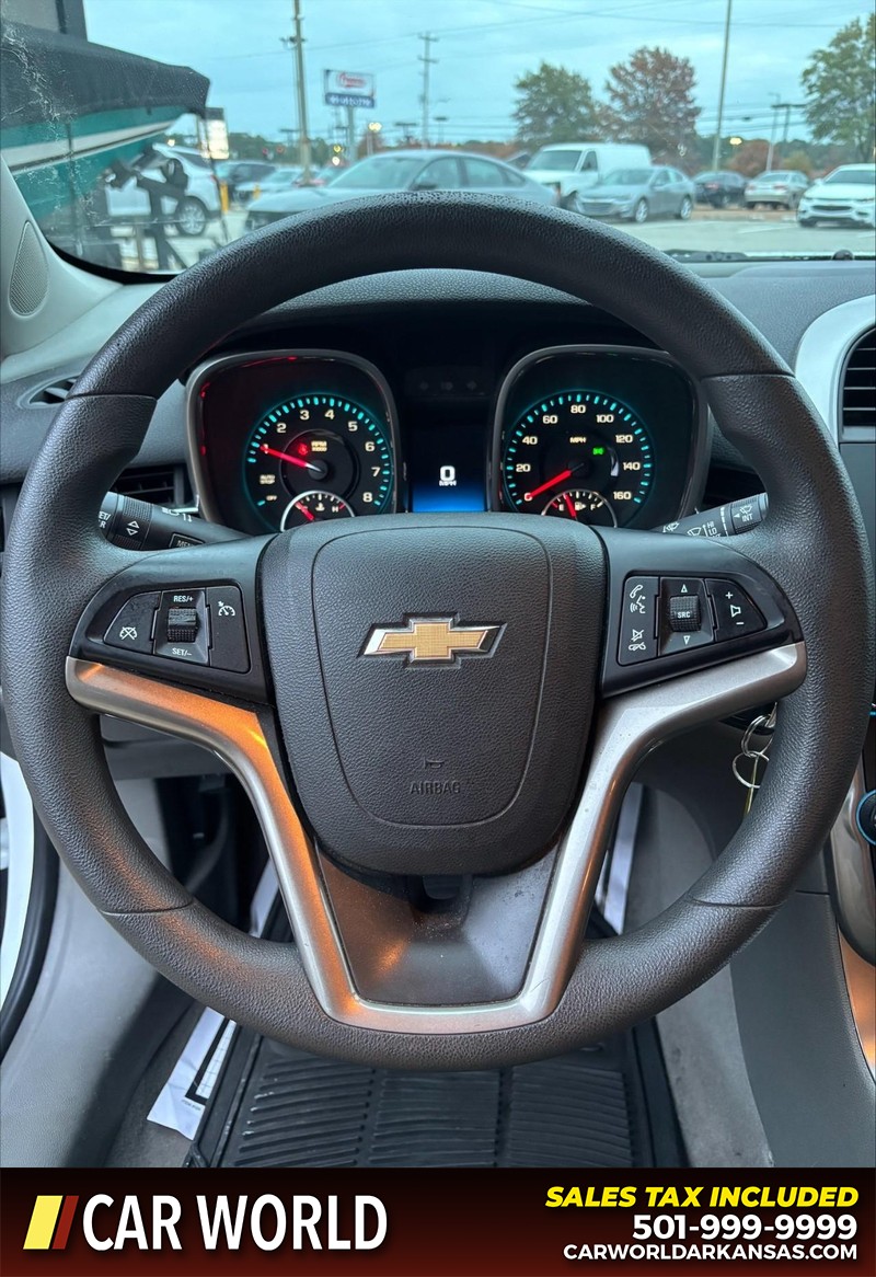 Chevrolet Malibu Vehicle Full-screen Gallery Image 18