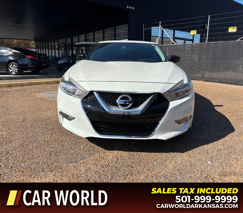 Nissan Maxima Vehicle Full-screen Gallery Image 10