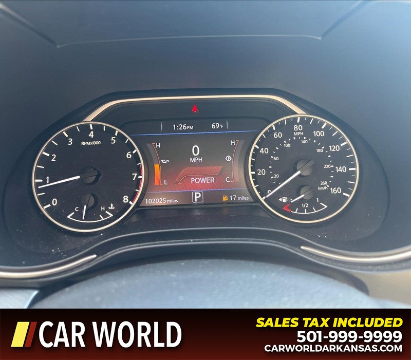 Nissan Maxima Vehicle Full-screen Gallery Image 20