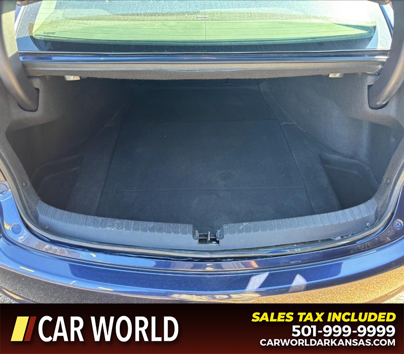 Acura TLX Vehicle Full-screen Gallery Image 6