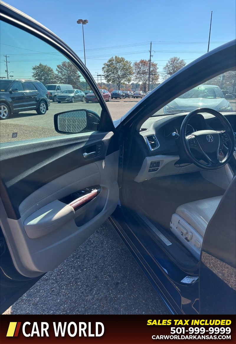 Acura TLX Vehicle Full-screen Gallery Image 13