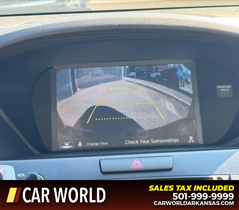 Acura TLX Vehicle Full-screen Gallery Image 17