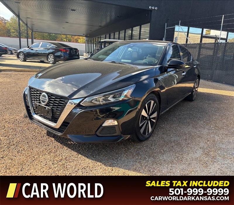 Nissan Altima Vehicle Full-screen Gallery Image 9