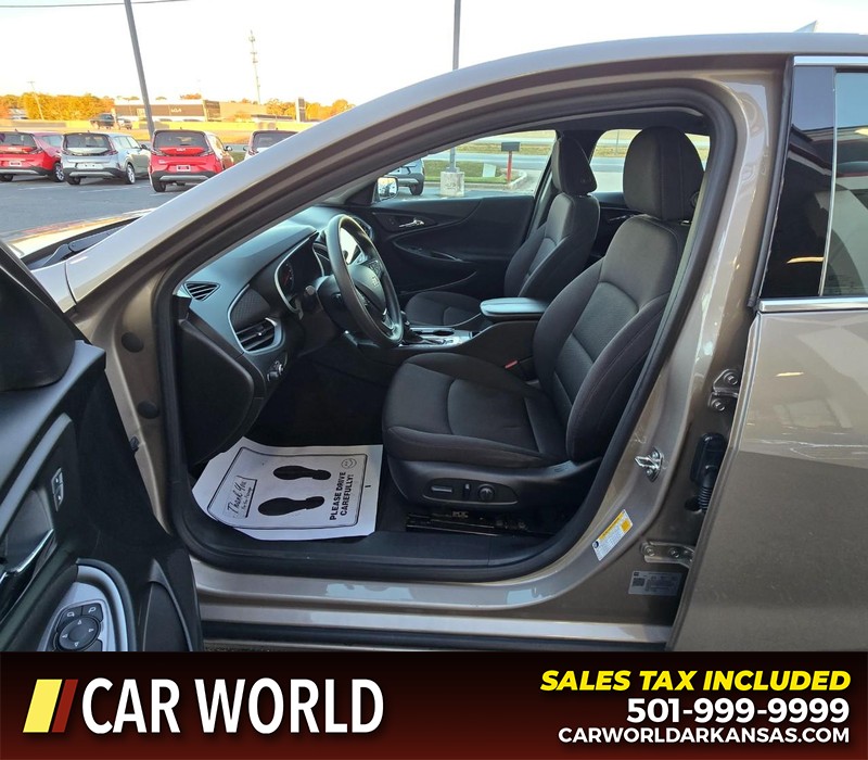 Chevrolet Malibu Vehicle Full-screen Gallery Image 8