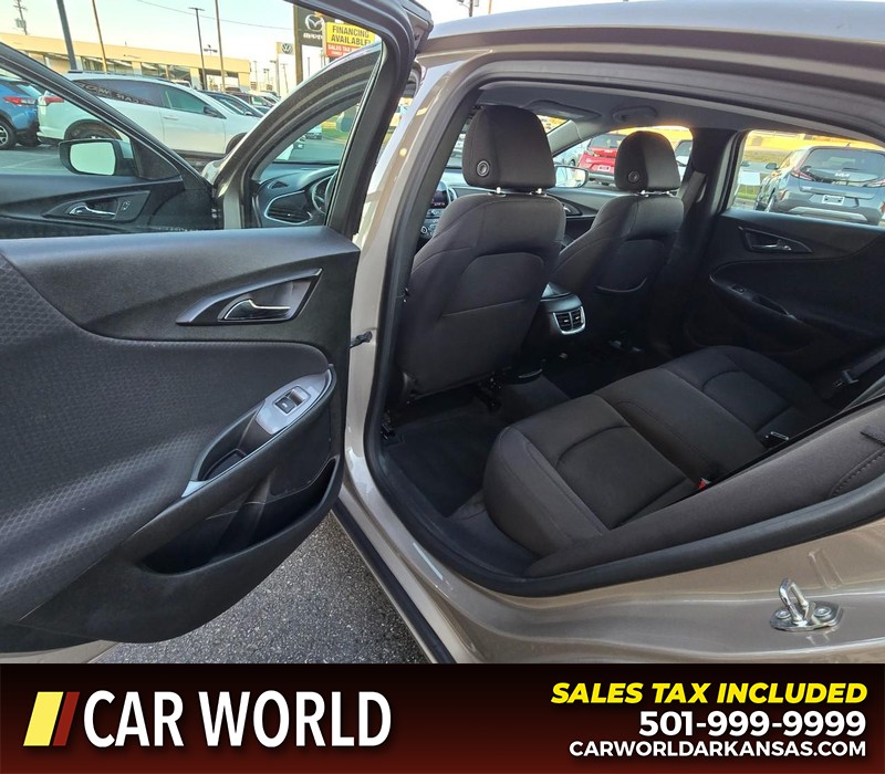 Chevrolet Malibu Vehicle Full-screen Gallery Image 9