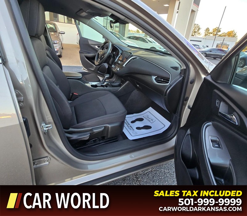 Chevrolet Malibu Vehicle Full-screen Gallery Image 11