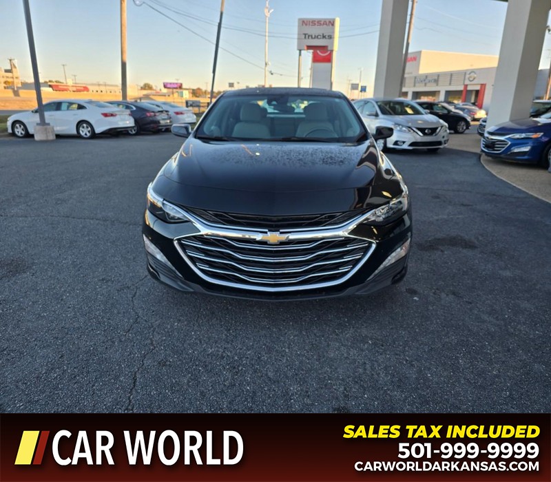 Chevrolet Malibu Vehicle Full-screen Gallery Image 2