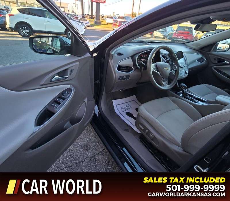 Chevrolet Malibu Vehicle Full-screen Gallery Image 7