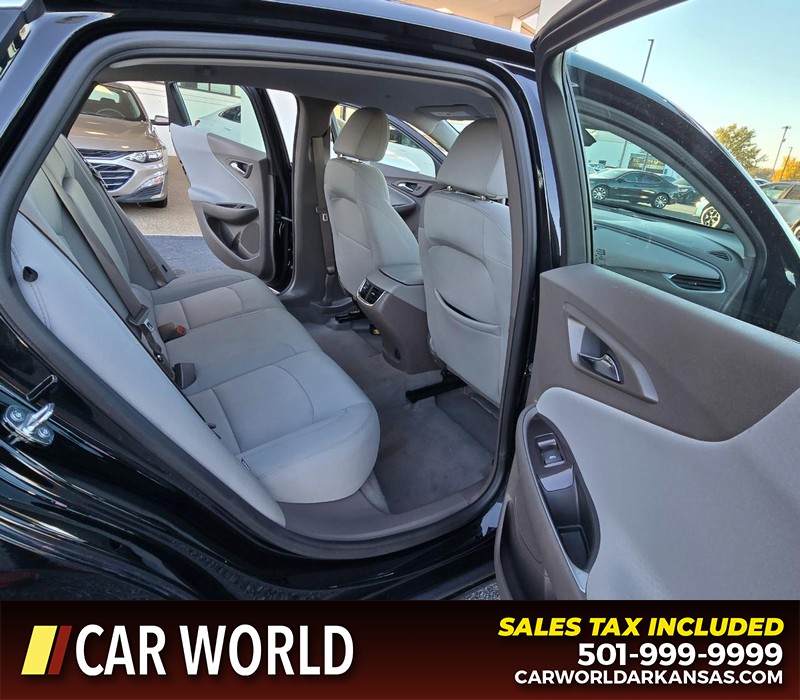 Chevrolet Malibu Vehicle Full-screen Gallery Image 12