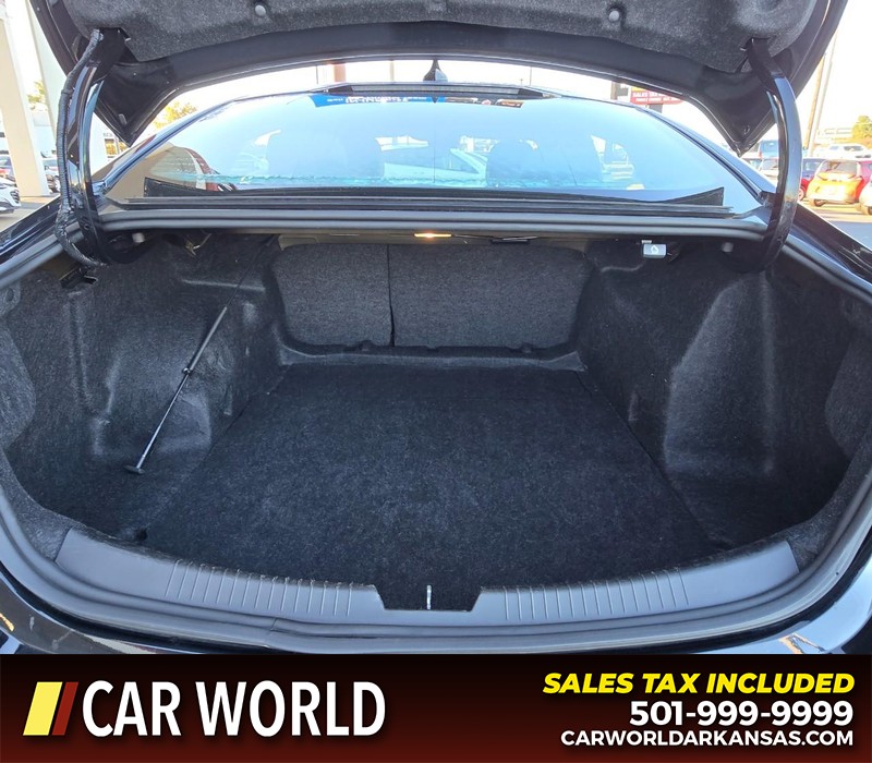 Chevrolet Malibu Vehicle Full-screen Gallery Image 13