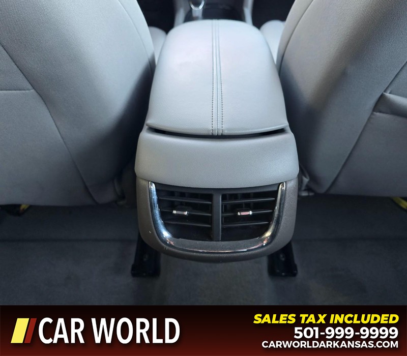 Chevrolet Malibu Vehicle Full-screen Gallery Image 19