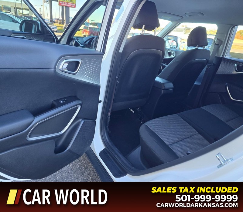 Kia Soul Vehicle Full-screen Gallery Image 9