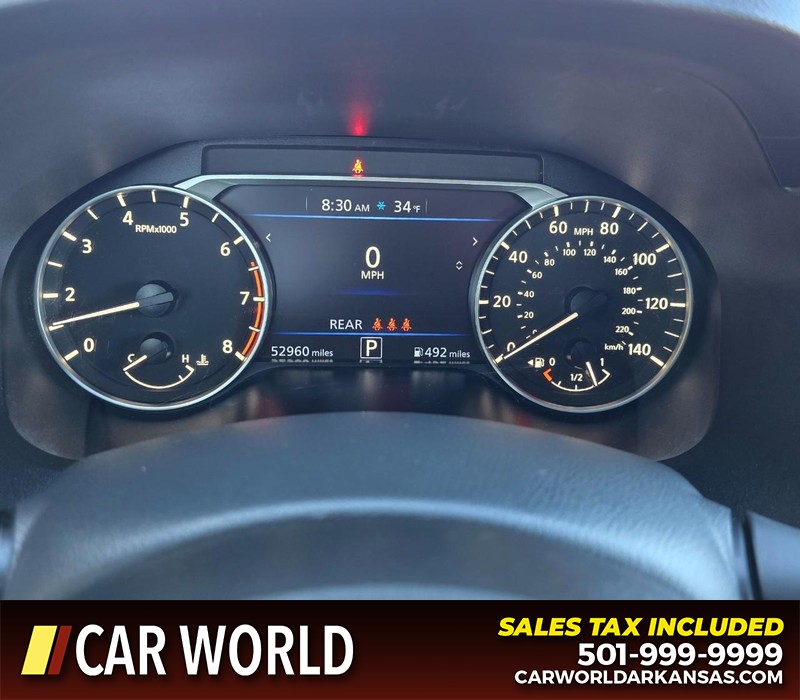 Nissan Altima Vehicle Full-screen Gallery Image 17