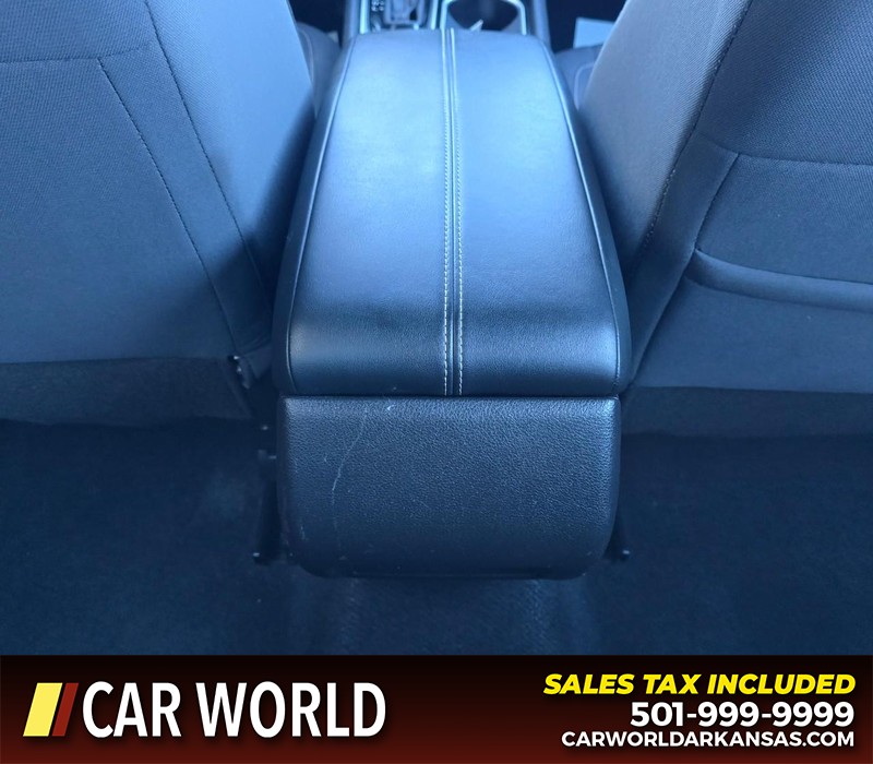 Nissan Altima Vehicle Full-screen Gallery Image 19