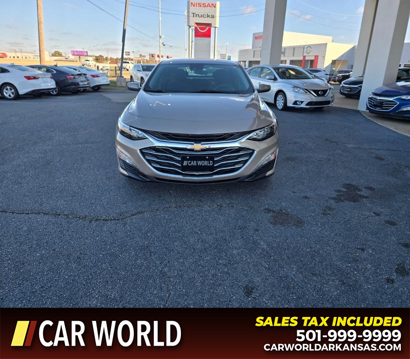 Chevrolet Malibu Vehicle Full-screen Gallery Image 2