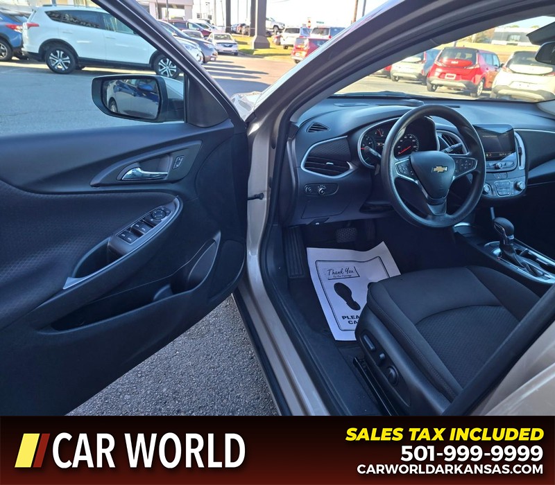 Chevrolet Malibu Vehicle Full-screen Gallery Image 7