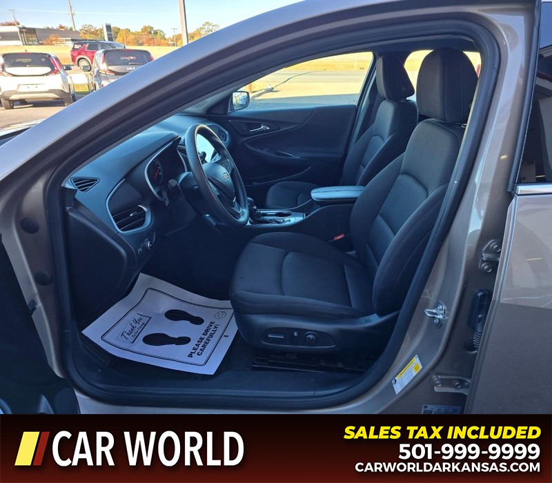 Chevrolet Malibu Vehicle Full-screen Gallery Image 8