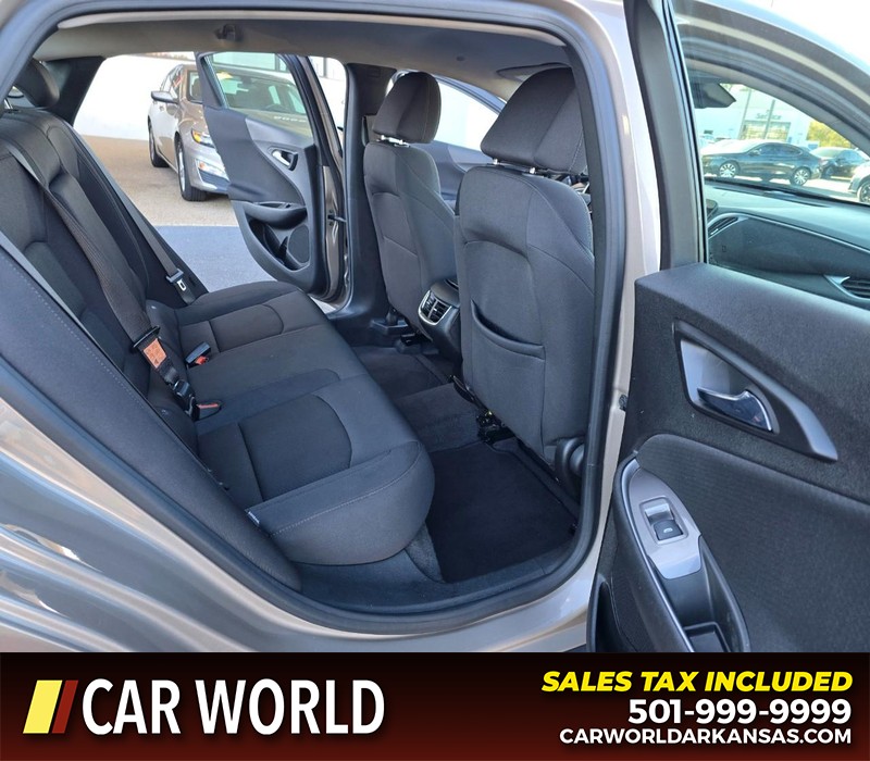 Chevrolet Malibu Vehicle Full-screen Gallery Image 12