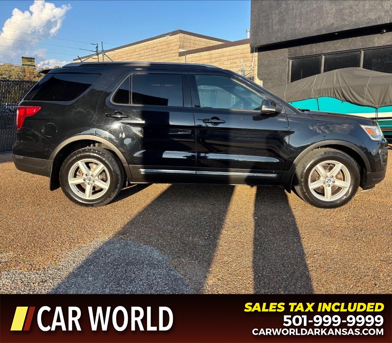 Ford Explorer Vehicle Full-screen Gallery Image 2