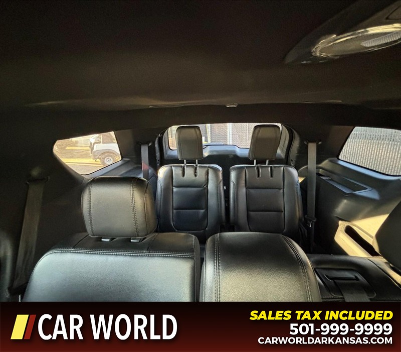 Ford Explorer Vehicle Full-screen Gallery Image 16