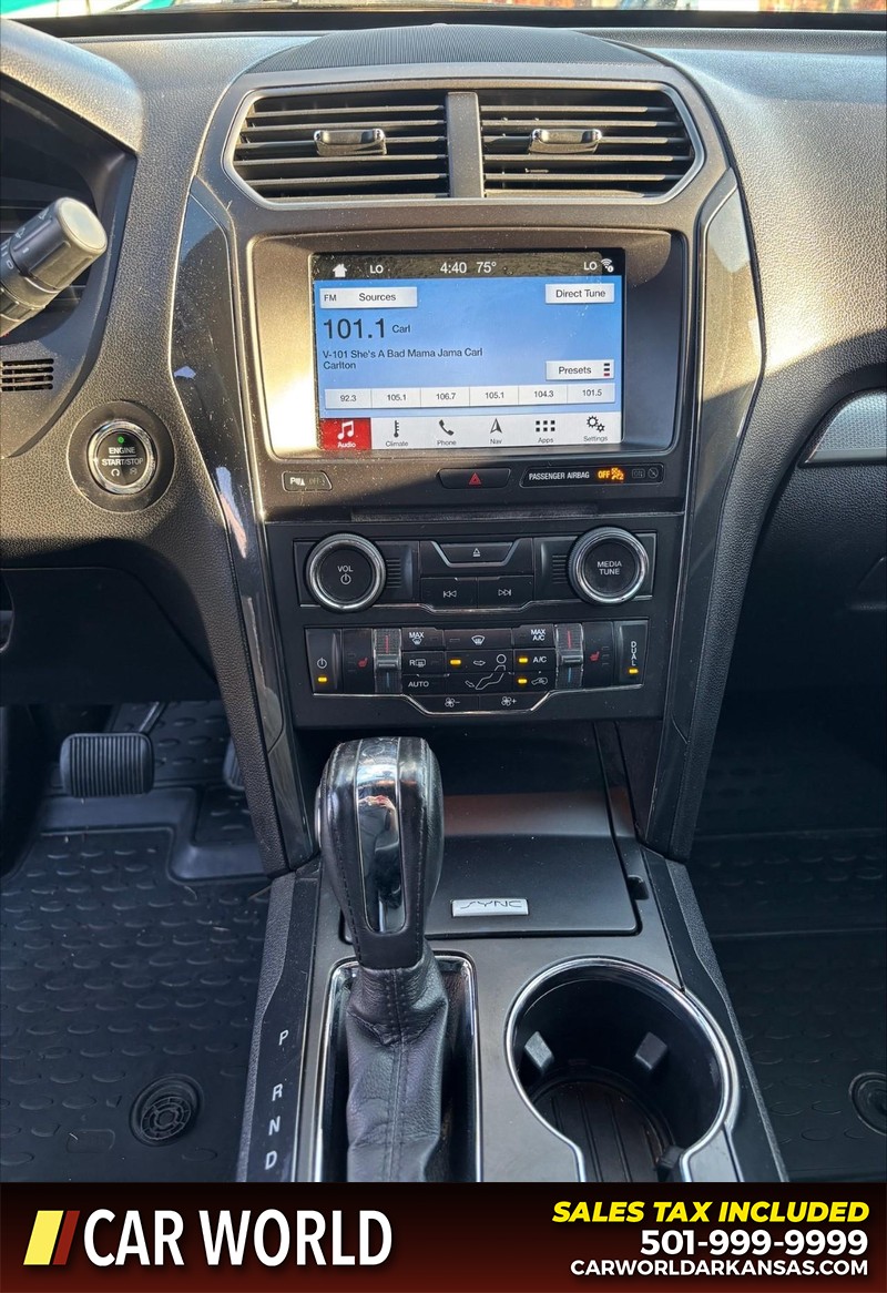 Ford Explorer Vehicle Full-screen Gallery Image 18