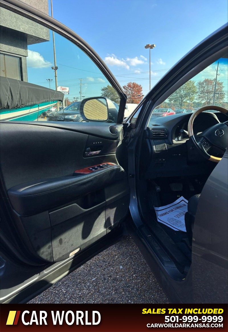 Lexus RX 350 Vehicle Full-screen Gallery Image 12