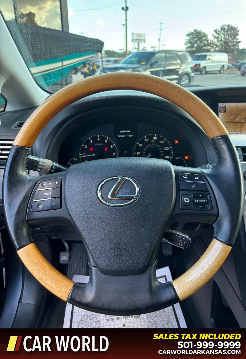 Lexus RX 350 Vehicle Full-screen Gallery Image 19