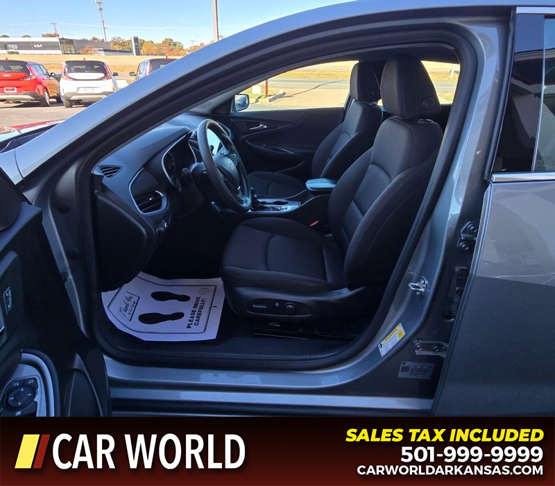 Chevrolet Malibu Vehicle Full-screen Gallery Image 8