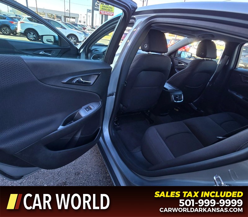 Chevrolet Malibu Vehicle Full-screen Gallery Image 9