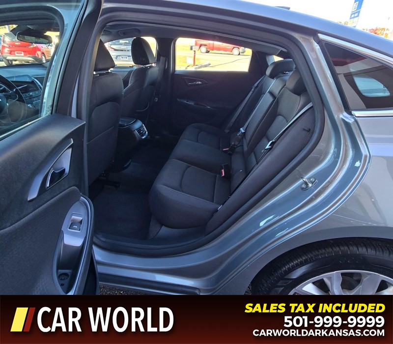 Chevrolet Malibu Vehicle Full-screen Gallery Image 10