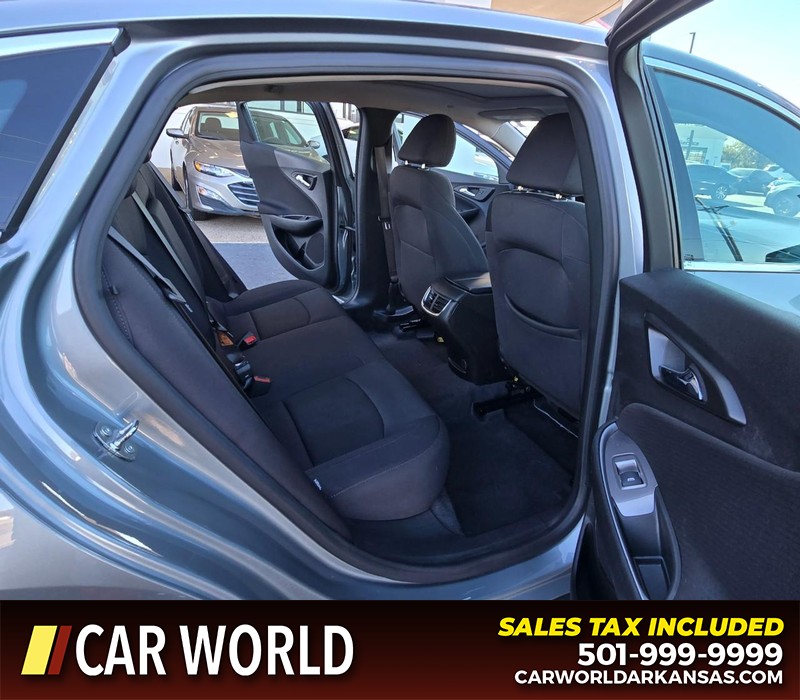 Chevrolet Malibu Vehicle Full-screen Gallery Image 12