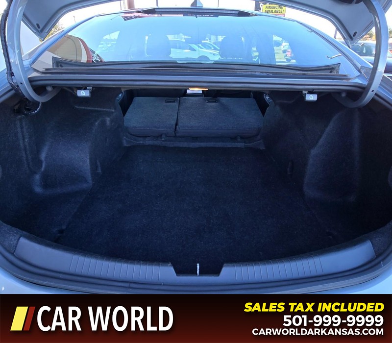 Chevrolet Malibu Vehicle Full-screen Gallery Image 14